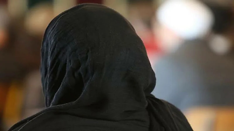 شاهد.. قصة مواطنة أعادت مريضا لذويه بعد فقده القدرة على التواصل