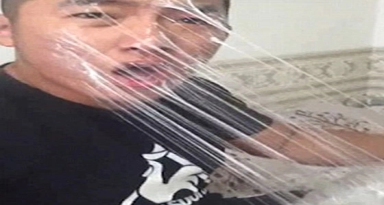 بالفيديو.. سيدة تنتقم من زوجها لإطالته النظر لهاتفه بطريقة مروعة