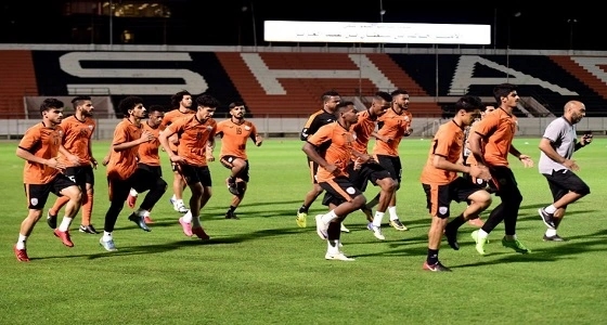 بالصور.. الشباب يواصل تدريباته اليومية