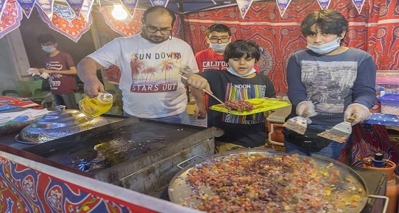 بالصور.. البسطات الرمضانية بالباحة تجذب ‎المتسوقين بمعروضاتها