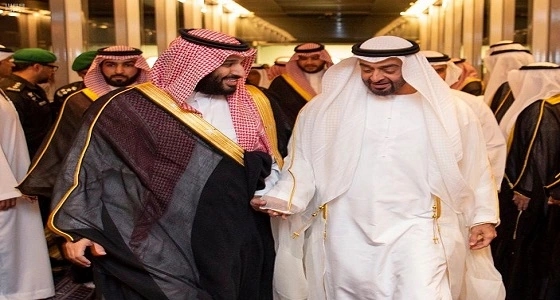 سمو ولي العهد يستقبل سمو ولي عهد أبو ظبي لدى وصوله جدة
