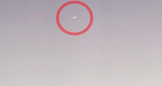 بالفيديو.. طياران يوثقا طلوع الشمس من جديد بعد الإفطار بالرياض