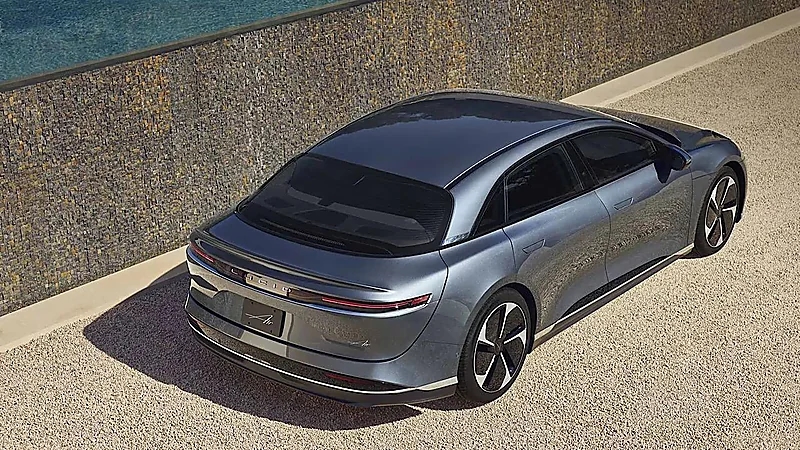 بالصور.. لوسيد ترفع الستار عن مواصفات الفئة الأرخص لموديل اير الفاخر