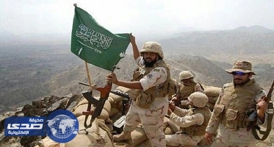 بالفيديو.. مرابطو الحد الجنوبي يواصلون بطولاتهم.. أحدهم يلقن حوثياً الشهادة