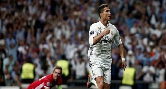 بنزيما يعود لتشكيلة الريال في مواجهة البافاري