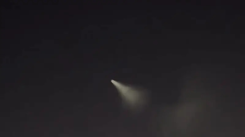 انفجار جسم غامض في سماء حائل يثير تفاعلاً واسعاً .. فيديو