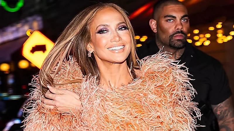 جينيفر لوبيز تتعرض لموقف محرج في حفل موسيقي خيري بنيويورك