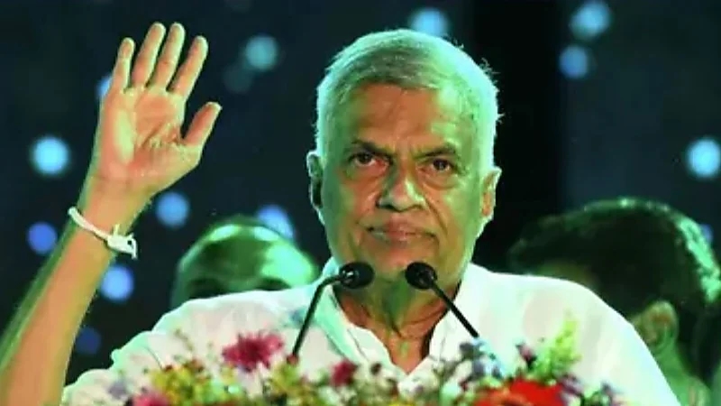 مظاهرات غاضبة ورئيس الوزراء السريلانكي يتسلم الحكم بالإنابة