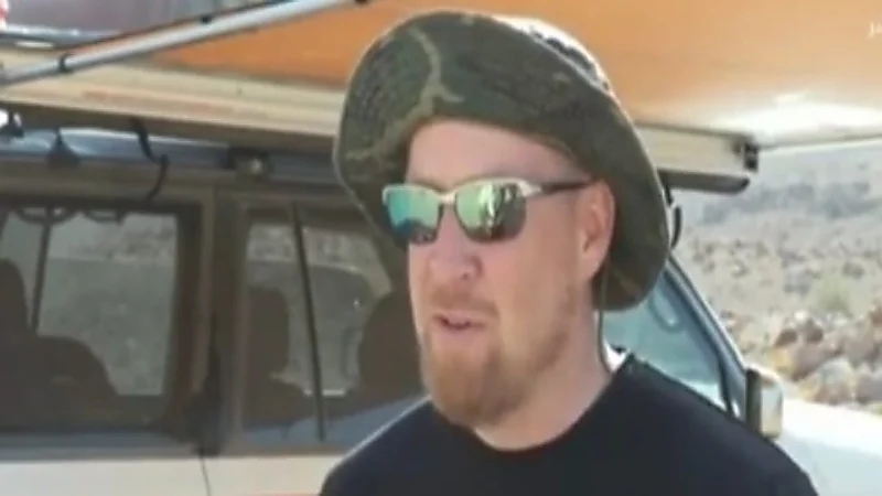 تفاصيل اكتشاف سائح أمريكي وزوجته أكبر صخرة في تبوك  "فيديو"