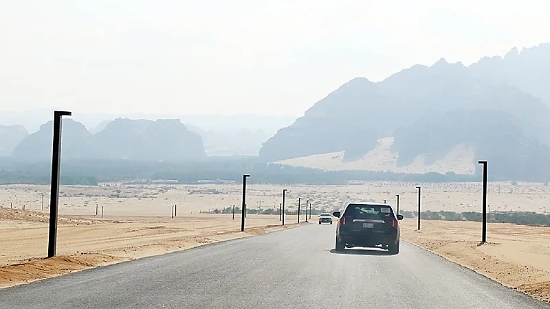 تحويل الحركة المرورية على طريق العلا - المدينة في الاتجاهين