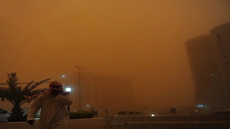 "الأرصاد" تنبه بنشاط الرياح في المدينة المنورة وتبوك