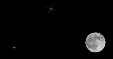 فلكية جدة: هلال شعبان يزين سماء المملكة مساء اليوم