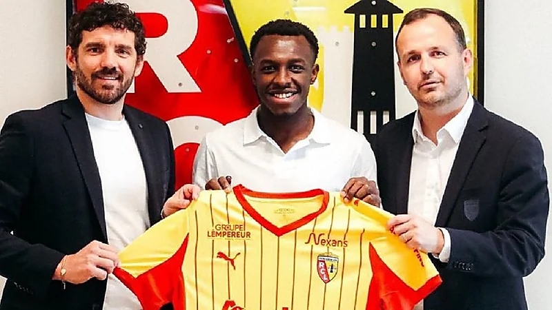 لانس يتعاقد رسمياً مع سعود عبدالحميد .. فيديو