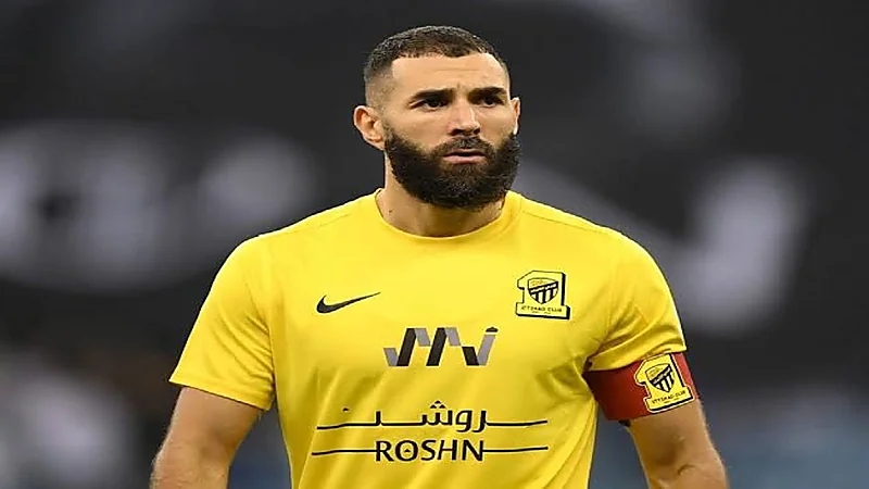 الشهري يعود لتدريبات الاتحاد والفريق يستعيد بنزيما