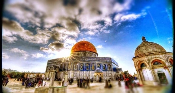 فلسطيني يرزق بـ 3 توائم ويطلق عليهم " القدس عاصمة فلسطين "