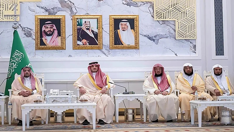 الأمير عبدالعزيز بن سعود ينقل تحيات القيادة لأهالي القصيم