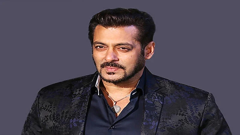 نقل سلمان خان إلى المستشفى بعد تعرضه لثلاث لدغات من أفعى سامة