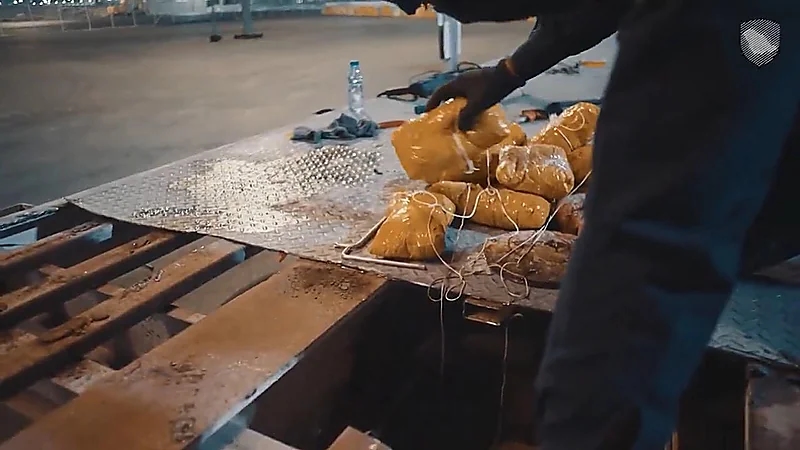 إحباط تهريب 800 ألف حبة مخدرة في منفذ البطحاء.. فيديو