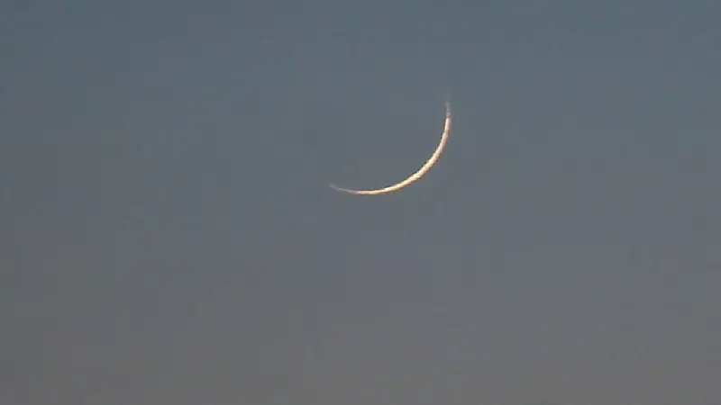 المحكمة العليا تدعو إلى تحري رؤية هلال رمضان