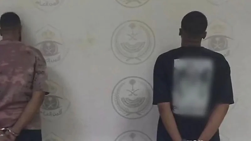 ضبط مقيم ومخالف سوداني سرقا أجزاء مركبتين في الرياض  .. فيديو