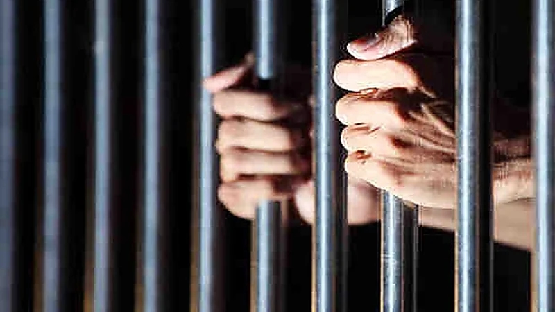 السجن 3 سنوات لعصابة حرقت مواطن بماء مغلي لسرقة أمواله