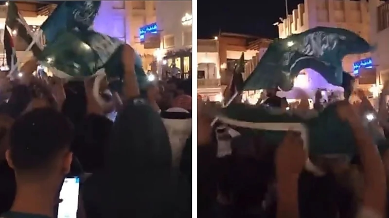 شاهد.. الجماهير السعودية تُردّد: "بالطول بالعرض سعودي يهز الأرض"