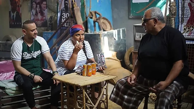 التحقيق مع جميع العاملين بـ فيلم مصري جديد