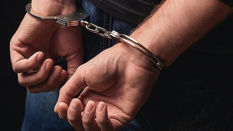 ضبط مقيم لترويجه مادة الميثامفيتامين المخدر بحائل