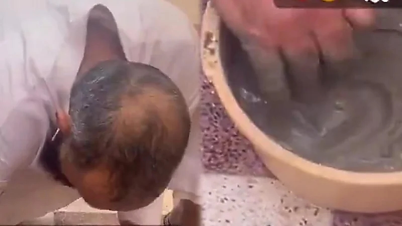 موقف مؤثر لأب استجاب لطلب ابنته وأصلح مدخل منزله لتسهيل دخول سيارتها..فيديو