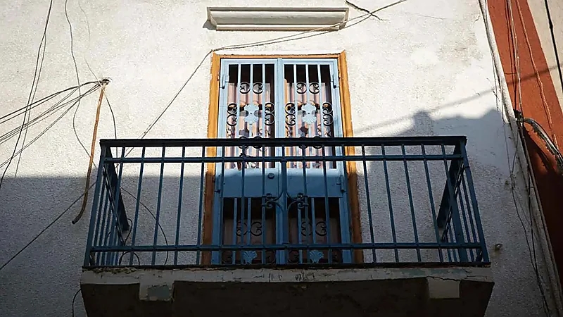 على طريقة فيلم مصري شاب يلقى نهاية مضحكة بسبب حبيبته .. فيديو