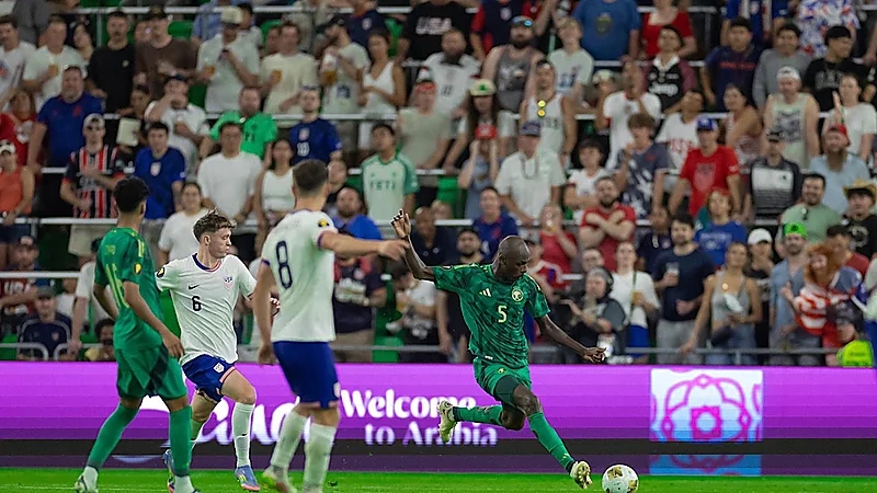 مباراة الأخضر وأمريكا تتجاوز حدود الملعب نحو آفاق الشراكة والتنمية