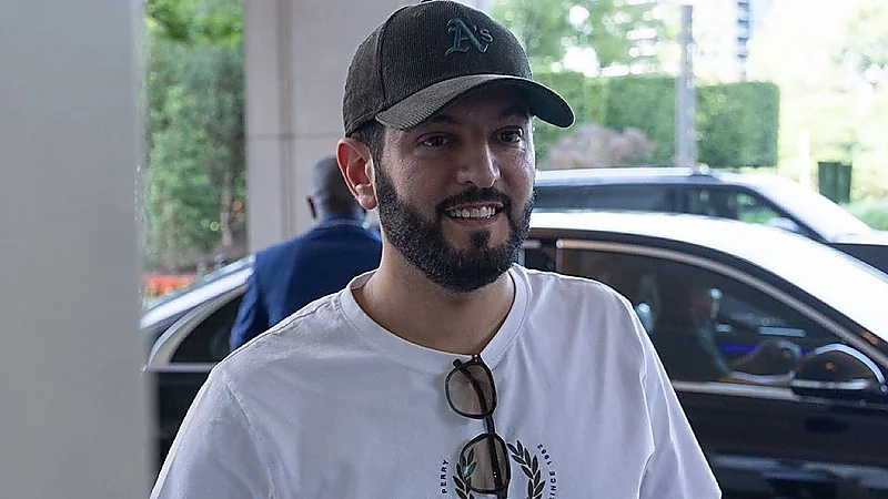 فهد بن نافل يصل إلى مقر الهلال في واشنطن..فيديو