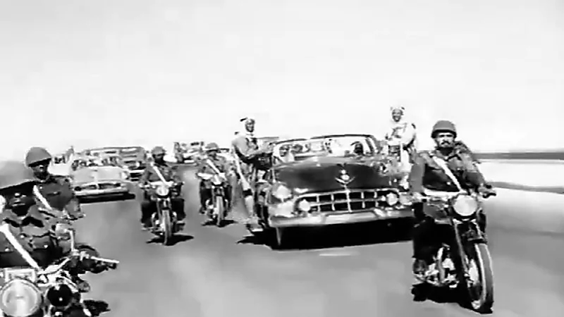 موكب الملك سعود وضيفه الرئيس الباكستاني قبل 69 عاما.. فيديو