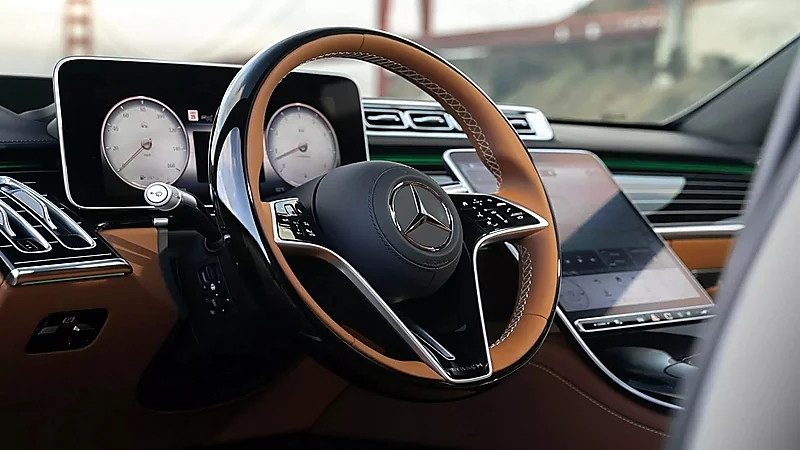 مرسيدس تزيح الستار عن مايباخ S680 إميرالد آيل .. صور