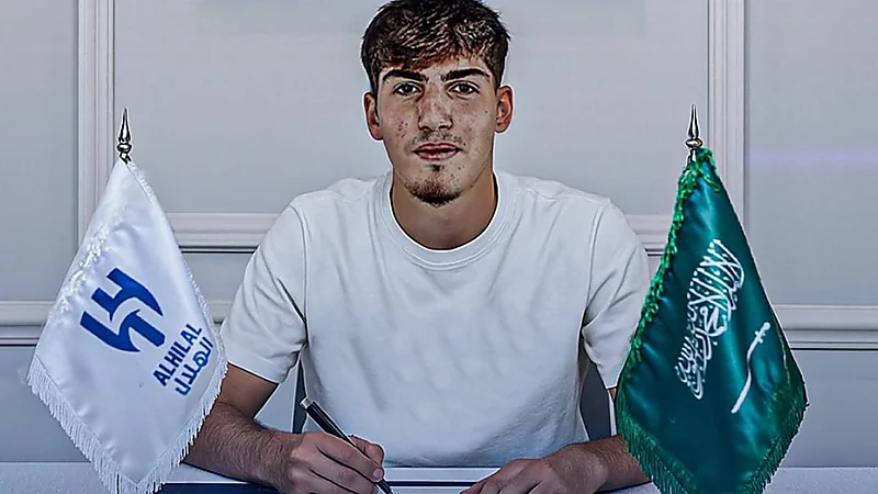 الهلال يحسم اتفاقًا مبدئيًا مع فنربخشه لضم المدافع أكتشيشيك