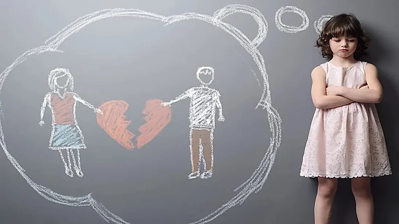 مستشار أسري يحذر: البنات الأكثر تأثرًا بزواج الوالدين مجددًا .. فيديو