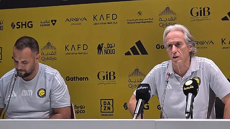 جيسوس: عبدالإله العمري لاعب محترف ويعمل بجد مع النصر