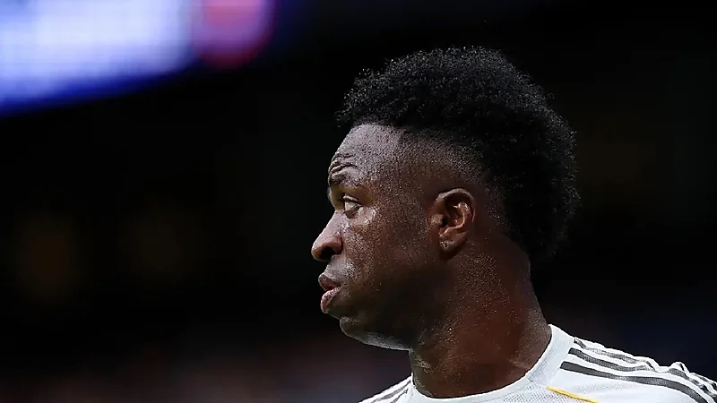 ريال مدريد يلوح بخيار الرحيل لفينيسيوس حال رفض التجديد