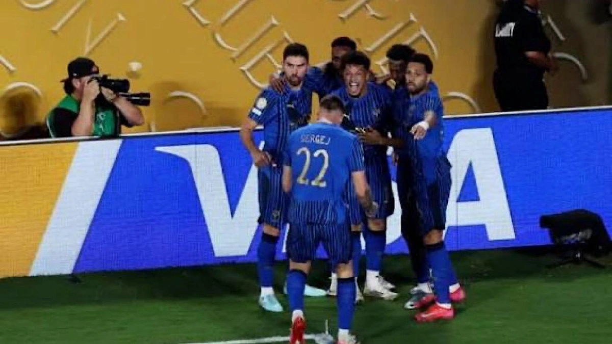الهلال يعلن تفاصيل إصابة خماسي الفريق