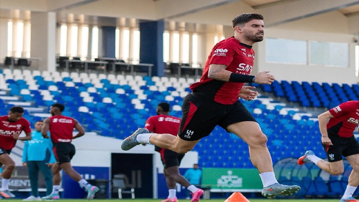 الهلال يختتم تحضيراته لمواجهة الأخدود