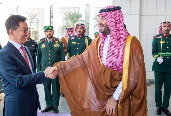 ولي العهد يستقبل نائب رئيس الصين .. فيديو