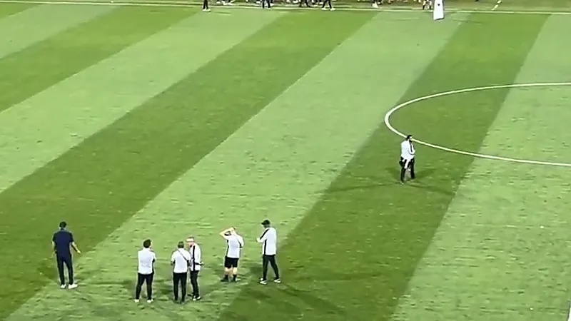 بلان يحتفل مع طاقمه الفني بعد حسم الدوري .. فيديو