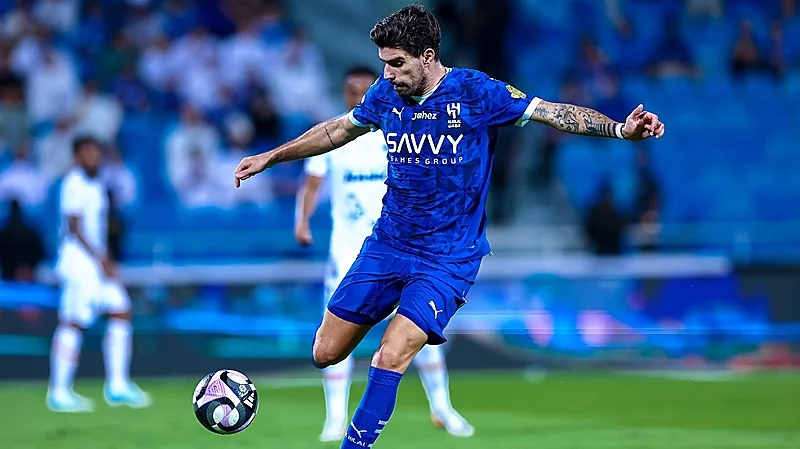 ميزانية الهلال تعرقل تجديد عقدي نيفيز وسافيتش