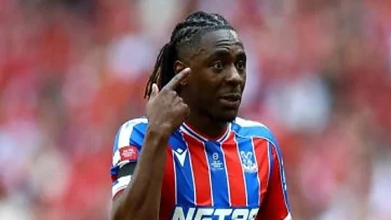 أرسنال يزاحم توتنهام على ضم إيزي