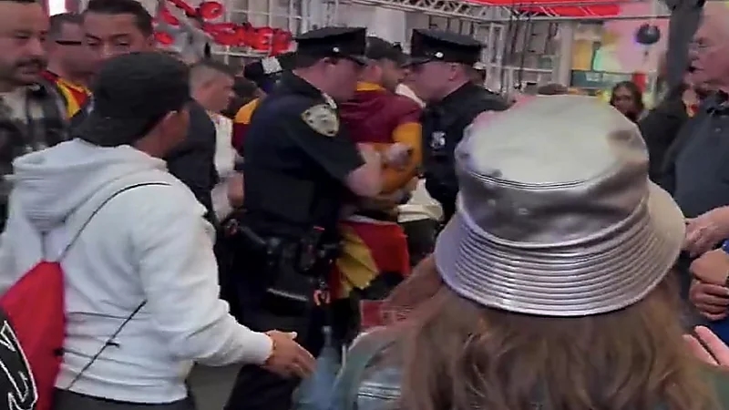 شجار جماهيري يؤدي لتدخل أمني في كأس العالم للأندية.. فيديو