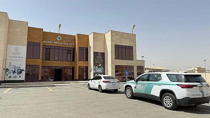 ضبط قائد مركبة ارتكب مخالفات مرورية تهدد السلامة العامة بالقصيم