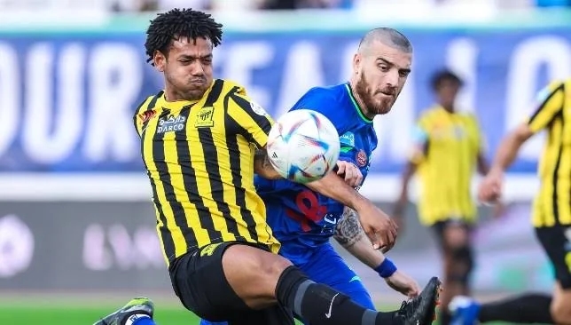 الاتحاد يطلب طاقم تحكيم أجنبي لمواجهة الفتح