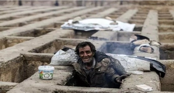 الرئيس الإيراني يهرب من مطالب المواطنين المنهوبه أموالهم
