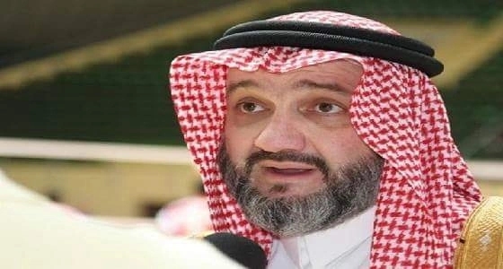 بعد وفاة الأميرة " مضاوي ".. الأمير خالد بن طلال ينشر صورة له وهو يقبل يدها