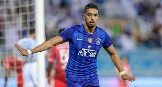 بالفيديو.. الدوسري يقدم هدايا لزملائه بمناسبة شهر رمضان